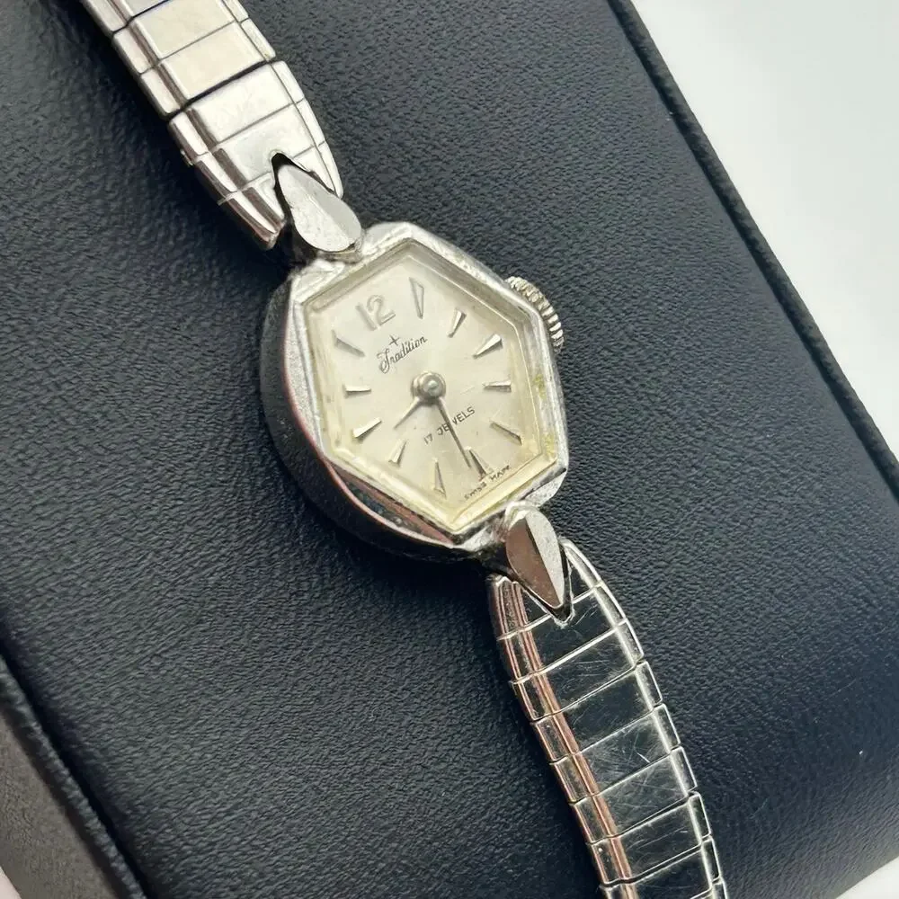 Vintage Tradition 17 Jewels Silver-tone Mechanical Ladies' Watch New Battery